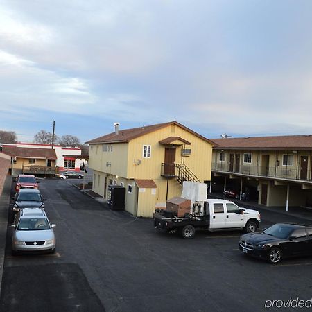 Economy Inn Hermiston Exterior photo